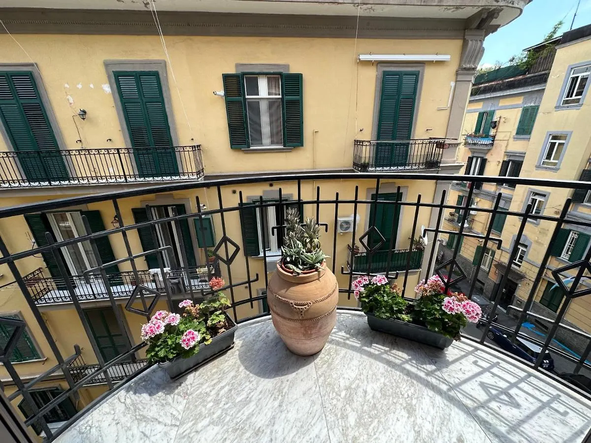 Bed & Breakfast Domus Luca - Central Rooms In The Heart Of Naples