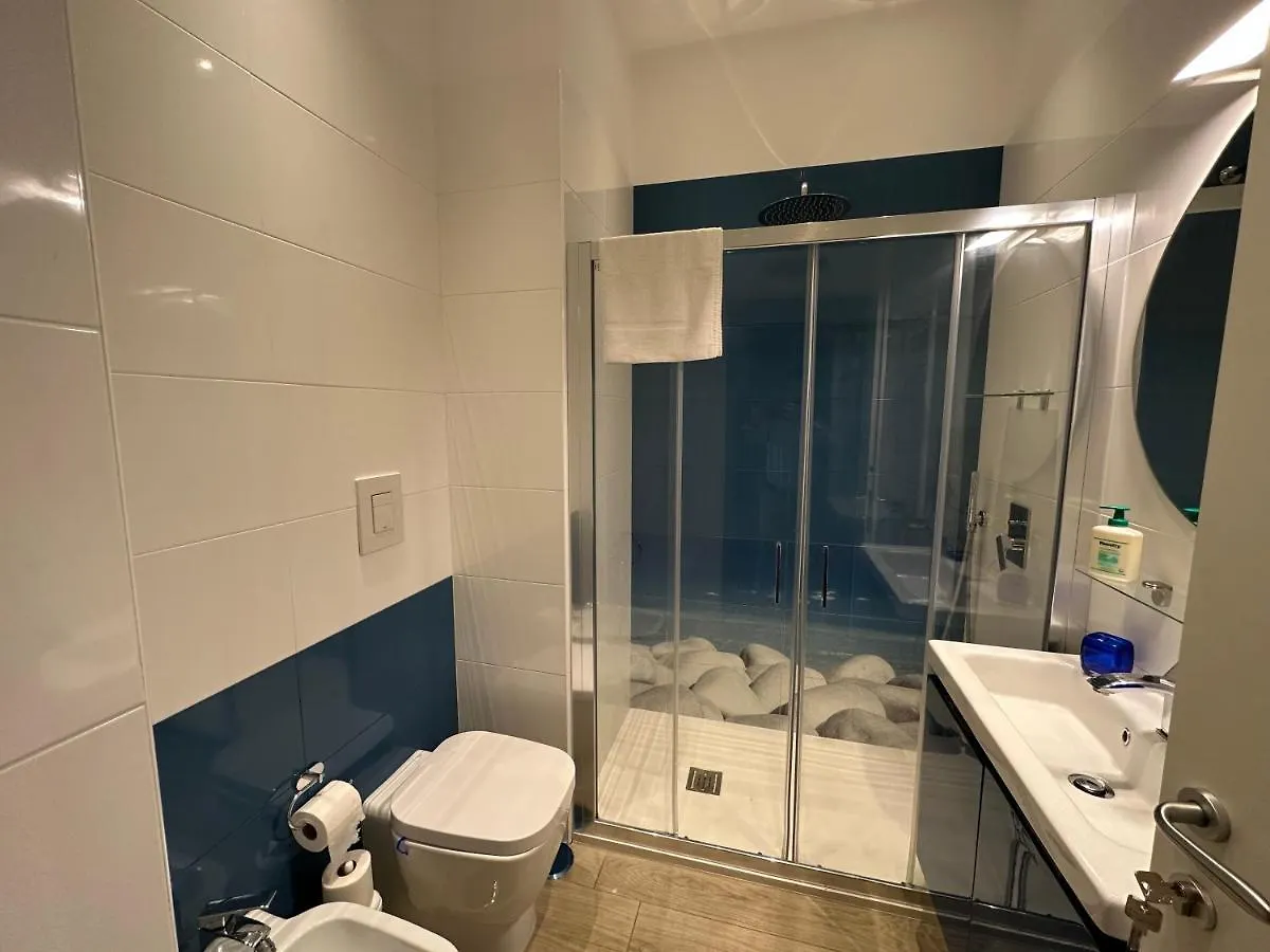 Domus Luca - Central Rooms In The Heart Of Naples