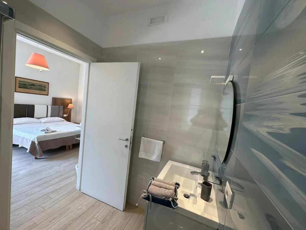 Bed & Breakfast Domus Luca - Central Rooms In The Heart Of Naples